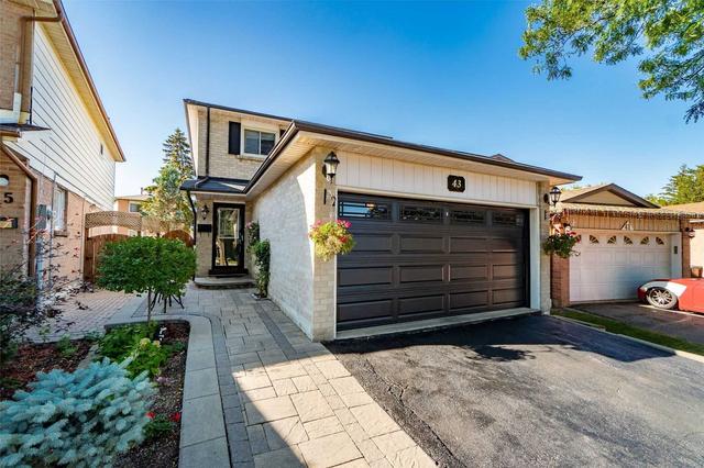 43 Talbot St, House detached with 3 bedrooms, 3 bathrooms and 4 parking in Brampton ON | Image 12