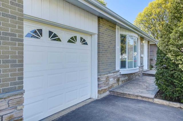 69 Sandrift Sq, House detached with 3 bedrooms, 2 bathrooms and 3 parking in Toronto ON | Image 29