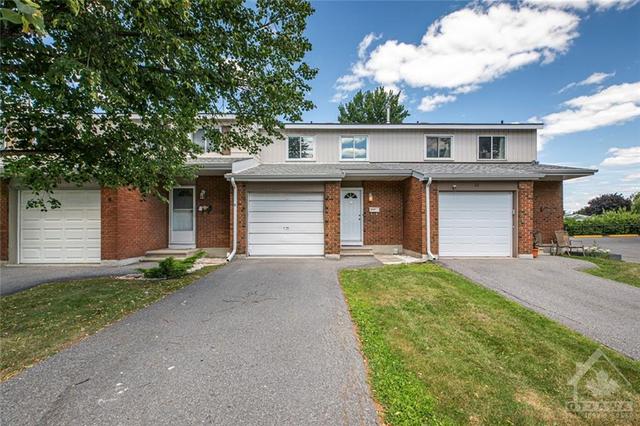 31 - 2669 Southvale Crescent, Townhouse with 3 bedrooms, 3 bathrooms and 2 parking in Ottawa ON | Image 1