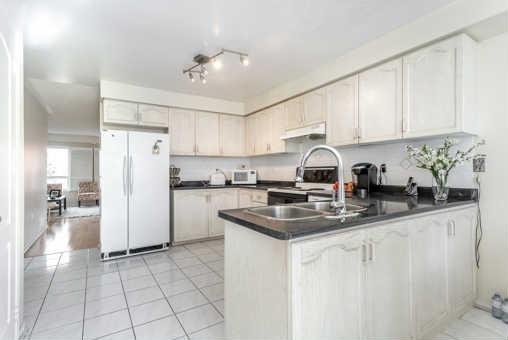 79 Leah Cres, Townhouse with 3 bedrooms, 4 bathrooms and 1 parking in Vaughan ON | Image 10