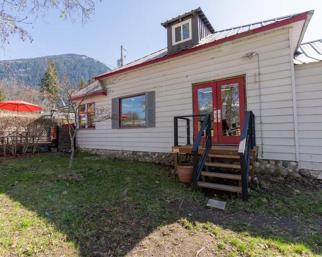 513 6th Avenue, House detached with 2 bedrooms, 1 bathrooms and null parking in New Denver BC | Image 13