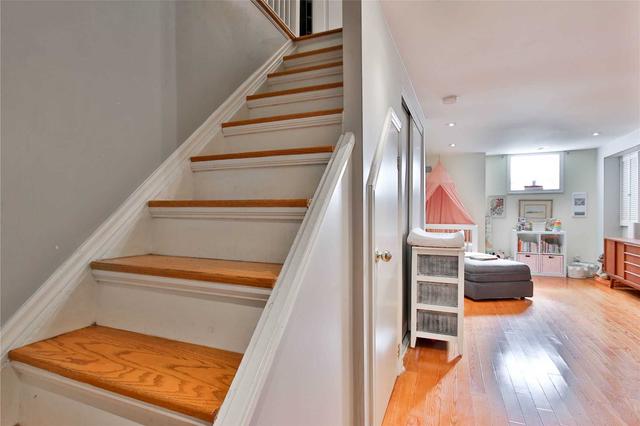 686 Gerrard St E, House attached with 3 bedrooms, 4 bathrooms and 0 parking in Toronto ON | Image 4