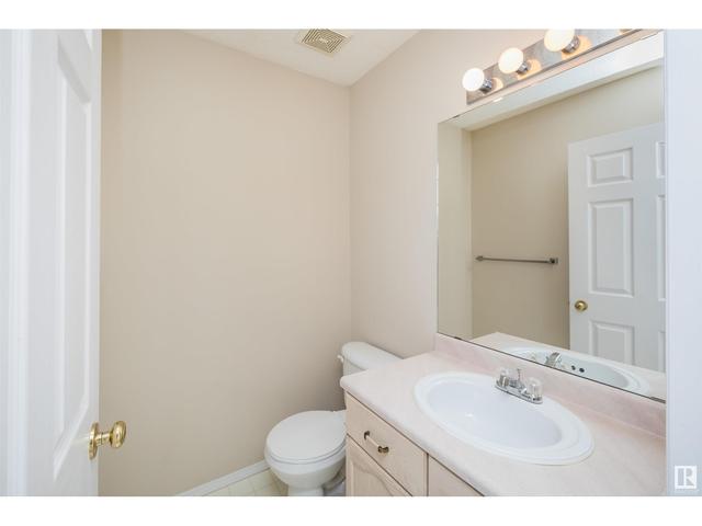 135 - 10909 106 St Nw Nw, House attached with 3 bedrooms, 1 bathrooms and 2 parking in Edmonton AB | Image 12