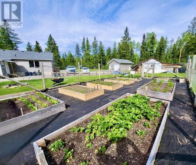 6823 Fricke Road, House detached with 2 bedrooms, 2 bathrooms and null parking in Cariboo L BC | Image 36