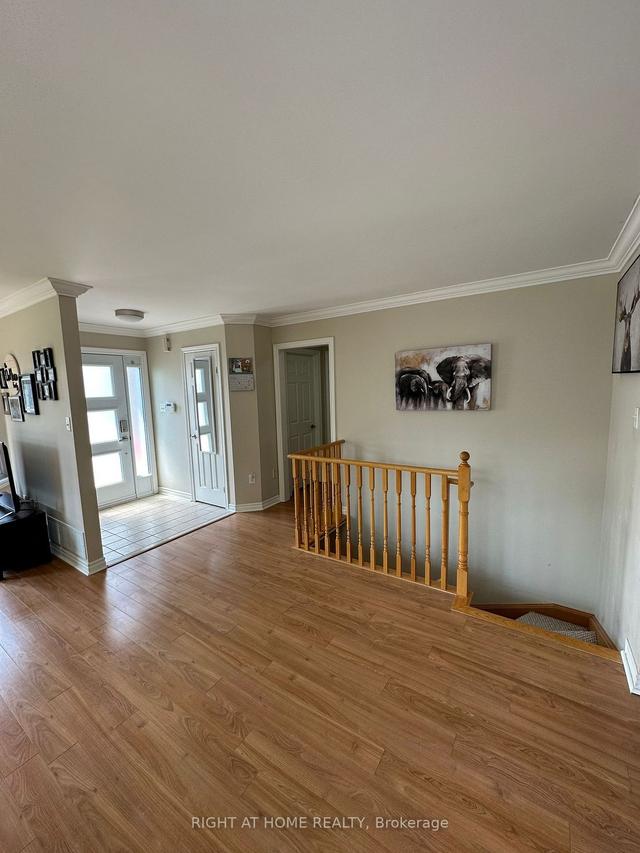210 Sproule Dr, House detached with 3 bedrooms, 2 bathrooms and 5 parking in Barrie ON | Image 9