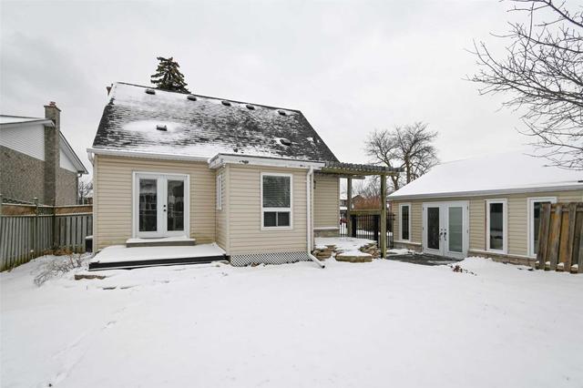 848 Cartref Ave, House detached with 2 bedrooms, 2 bathrooms and 10 parking in Oshawa ON | Image 10