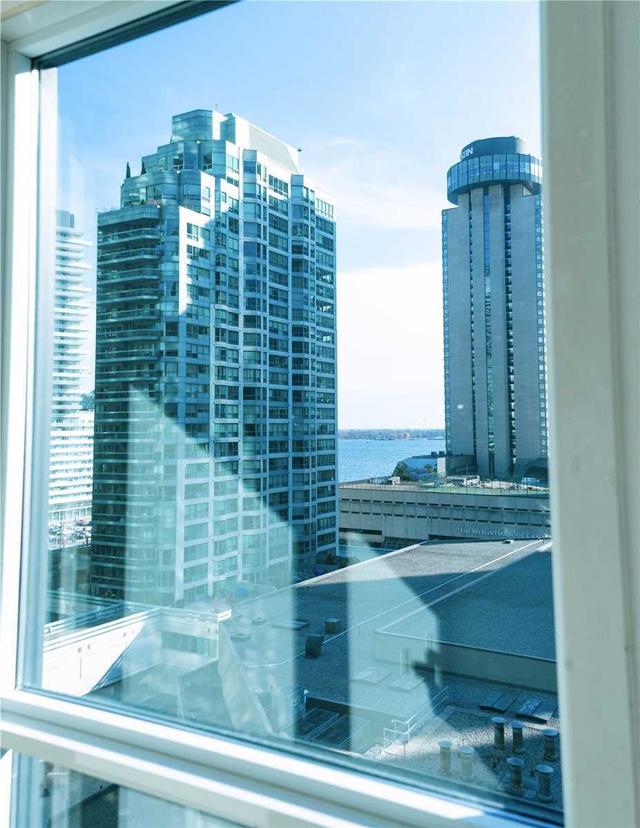 1112 - 33 Bay St, Condo with 2 bedrooms, 2 bathrooms and 1 parking in Toronto ON | Image 11
