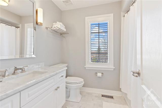Beautifully remodelled main bathroom on 2nd level | Image 23