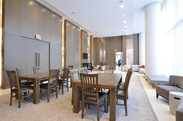 1512 - 121 Mcmahon Dr, Condo with 1 bedrooms, 1 bathrooms and 1 parking in Toronto ON | Image 5