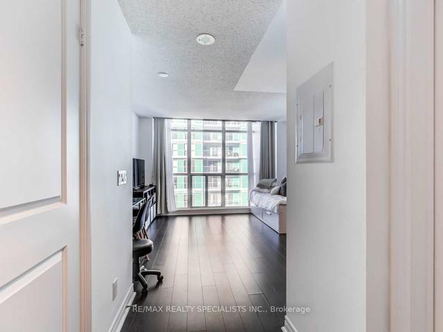 2705 - 50 Town Centre Crt, Condo with 0 bedrooms, 1 bathrooms and 0 parking in Toronto ON | Image 4
