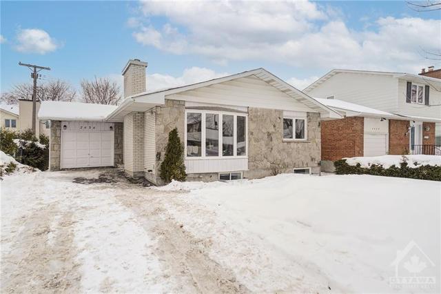 2636 Hickson Crescent, House detached with 6 bedrooms, 3 bathrooms and 3 parking in Ottawa ON | Image 1