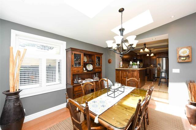 21 Westleigh Cres, House detached with 3 bedrooms, 3 bathrooms and 4 parking in Toronto ON | Image 4