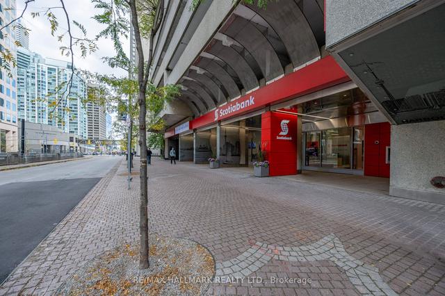 2007 - 33 Harbour Sq, Condo with 1 bedrooms, 2 bathrooms and 1 parking in Toronto ON | Image 8