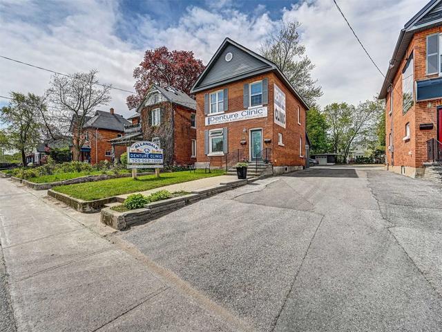 upper - 208 Bradford St, House detached with 1 bedrooms, 1 bathrooms and 2 parking in Barrie ON | Image 1