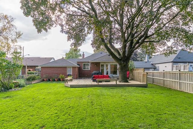 15 Jeanette St, House detached with 3 bedrooms, 2 bathrooms and 3 parking in Toronto ON | Image 27