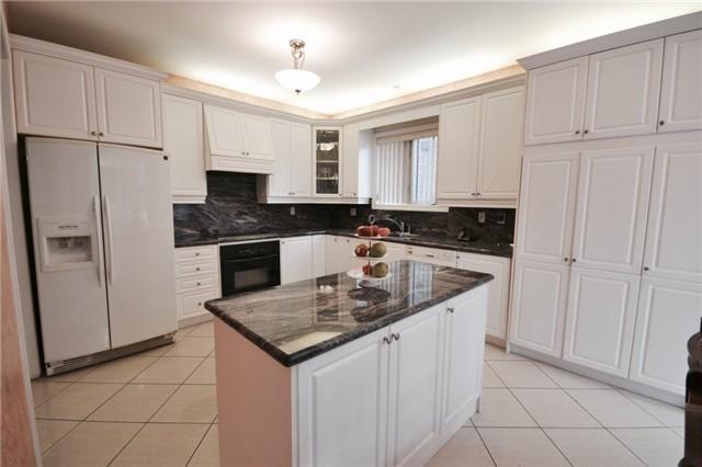 294 Thornhill Woods Dr, House detached with 4 bedrooms, 5 bathrooms and 4 parking in Vaughan ON | Image 9