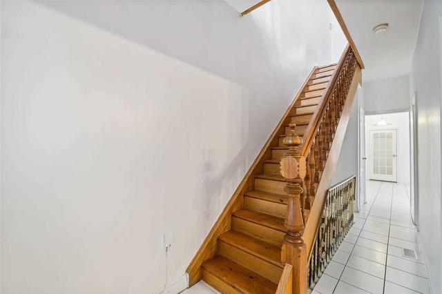 72 Montrose Ave, House detached with 3 bedrooms, 3 bathrooms and 2 parking in Toronto ON | Image 29
