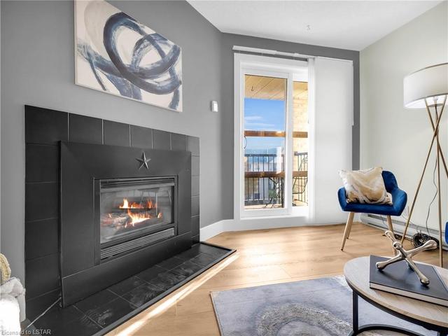 319 - 735 Deveron Crescent, House attached with 3 bedrooms, 1 bathrooms and 1 parking in London ON | Image 7