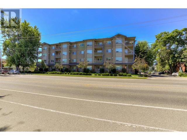 312 - 770 Rutland Road N, Condo with 2 bedrooms, 2 bathrooms and null parking in Kelowna BC | Image 2