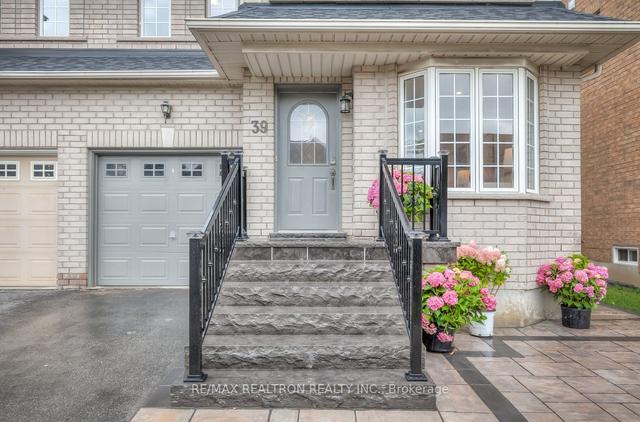 39 Lucien St, House semidetached with 4 bedrooms, 4 bathrooms and 3 parking in Markham ON | Image 34