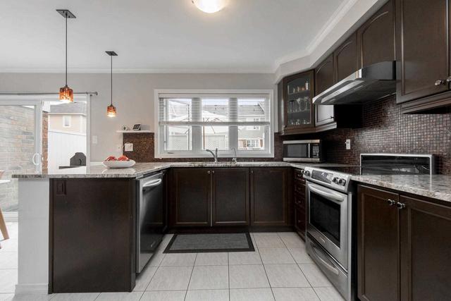 563 Gervais Terr, House attached with 2 bedrooms, 3 bathrooms and 3 parking in Milton ON | Image 14