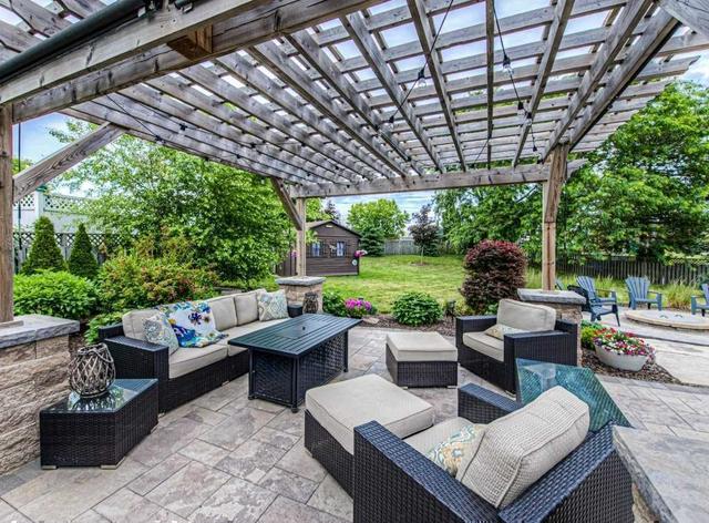 54 Garden Cres, House detached with 3 bedrooms, 3 bathrooms and 6 parking in Brant ON | Image 11
