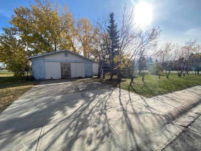 7715 Patterson Dr, House detached with 1 bedrooms, 1 bathrooms and 2 parking in Grande Prairie AB | Image 3