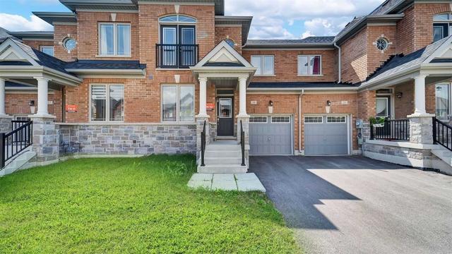 19 Walter English Dr, House attached with 3 bedrooms, 3 bathrooms and 3 parking in East Gwillimbury ON | Image 12