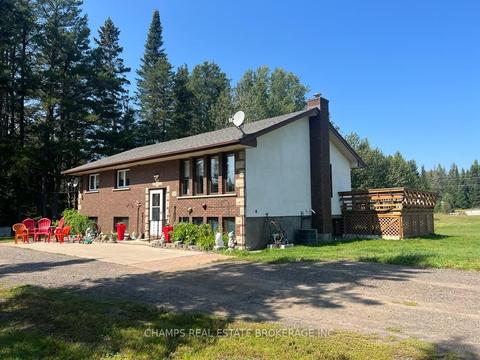 2528 Dawson Rd, House detached with 3 bedrooms, 2 bathrooms and 50 parking in Thunder Bay ON | Card Image