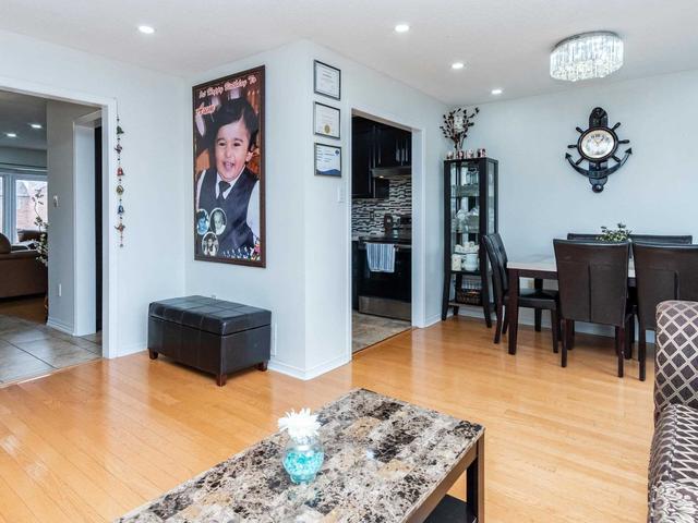27 Dino Crt, House attached with 3 bedrooms, 4 bathrooms and 3 parking in Brampton ON | Image 40