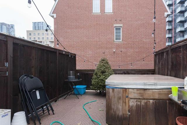 23 Niagara St, Townhouse with 3 bedrooms, 3 bathrooms and 1 parking in Toronto ON | Image 16
