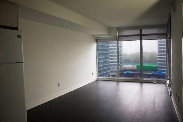 1005 - 72 Esther Shiner Blvd, Condo with 1 bedrooms, 1 bathrooms and 1 parking in Toronto ON | Image 4