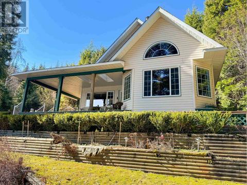 2874 Squirrel Point, House detached with 4 bedrooms, 1 bathrooms and null parking in Kitimat Stikine C (Part 1) BC | Card Image