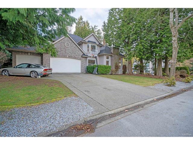13892 30 Avenue, House detached with 4 bedrooms, 3 bathrooms and 3 parking in Surrey BC | Image 2