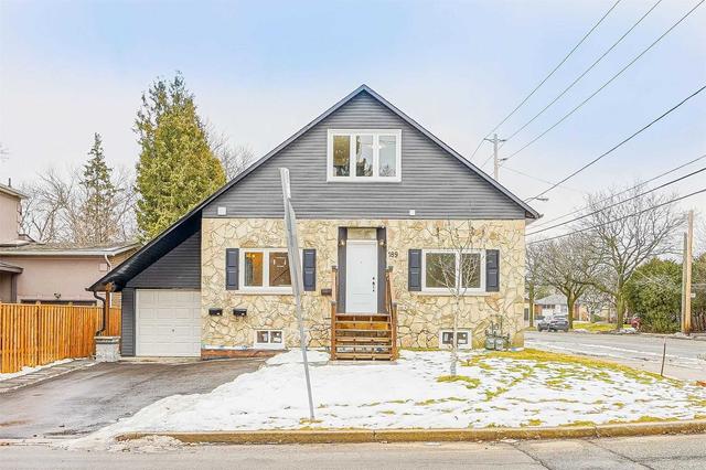 189 Churchill Ave, House detached with 3 bedrooms, 2 bathrooms and 3 parking in Toronto ON | Image 1