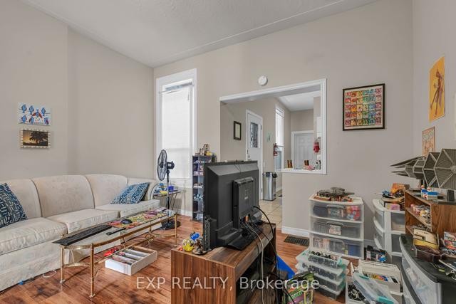 81 Barton St E, House attached with 4 bedrooms, 2 bathrooms and 0 parking in Hamilton ON | Image 10