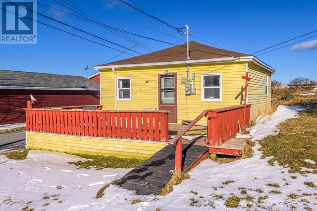 18 Wade's Lane, House detached with 2 bedrooms, 1 bathrooms and null parking in Flatrock NL | Image 2