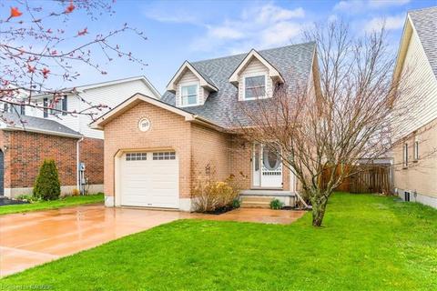 789 Mackendrick Drive, House detached with 3 bedrooms, 1 bathrooms and 4 parking in Kincardine ON | Card Image