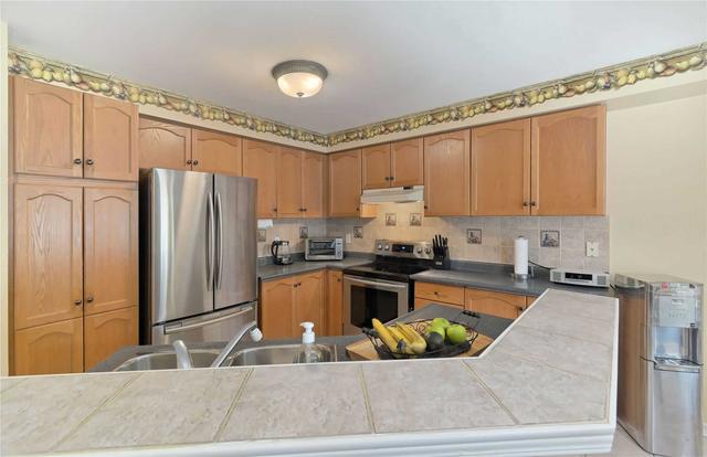195 America Ave, House attached with 3 bedrooms, 3 bathrooms and 2 parking in Vaughan ON | Image 12