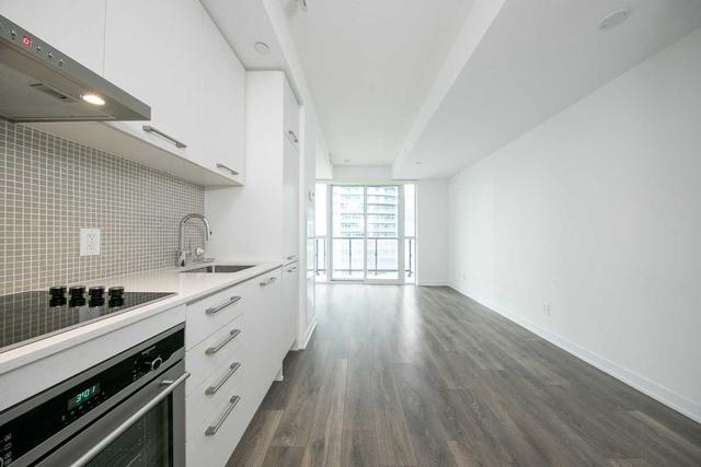 2411 - 87 Peter St, Condo with 1 bedrooms, 1 bathrooms and 0 parking in Toronto ON | Image 1