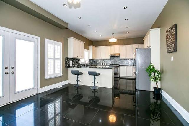 37 Viewmount Cres, House detached with 4 bedrooms, 6 bathrooms and 6 parking in Brampton ON | Image 4