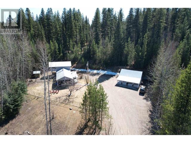 1071 Marsh Road, House detached with 3 bedrooms, 2 bathrooms and null parking in Cariboo I BC | Image 3