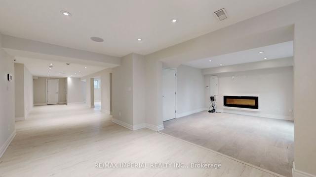 9 Hilda Ave, House detached with 4 bedrooms, 6 bathrooms and 7 parking in Toronto ON | Image 15