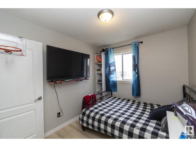 4012 53 St, House detached with 4 bedrooms, 2 bathrooms and null parking in Gibbons AB | Image 22