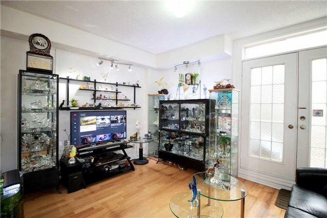96 Connolly St, Townhouse with 2 bedrooms, 1 bathrooms and 1 parking in Toronto ON | Image 11