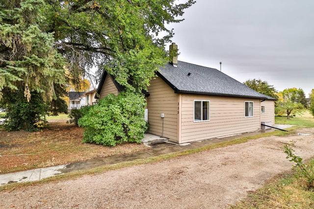 335 Broadway N, House detached with 4 bedrooms, 1 bathrooms and 4 parking in Raymond AB | Image 4