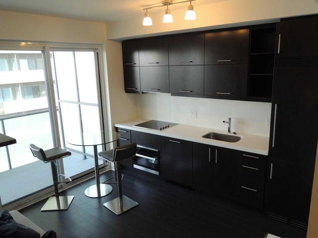 3907 - 1080 Bay St, Condo with 0 bedrooms, 1 bathrooms and null parking in Toronto ON | Image 10