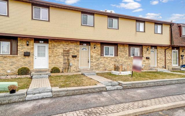 44 - 45 Hansen Rd, Townhouse with 3 bedrooms, 2 bathrooms and 1 parking in Brampton ON | Image 12