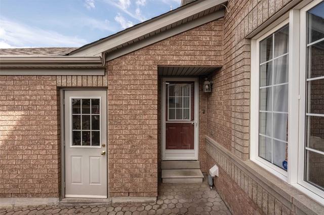 104 Williamson Dr E, House attached with 3 bedrooms, 4 bathrooms and 3.5 parking in Ajax ON | Image 2