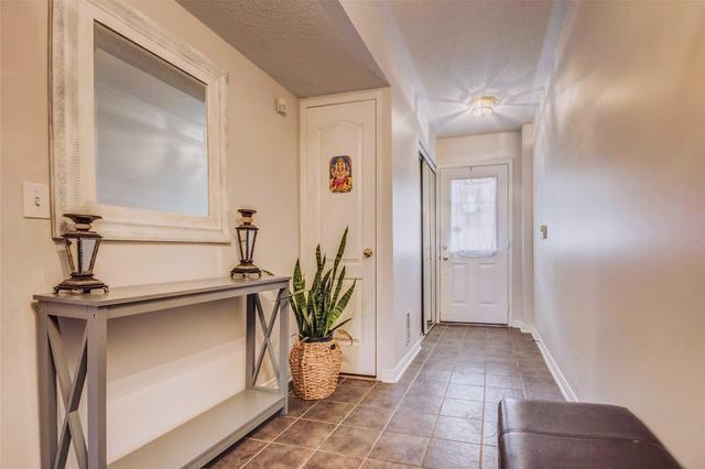 110 Jenkinson Way, Townhouse with 3 bedrooms, 3 bathrooms and 1 parking in Toronto ON | Image 1